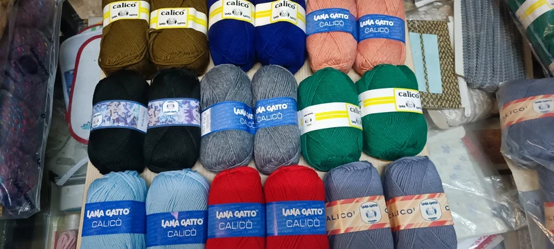 Mix di misto lana Calicò Gatto, due gomitoli per colore 18 gomitoli. 900g.