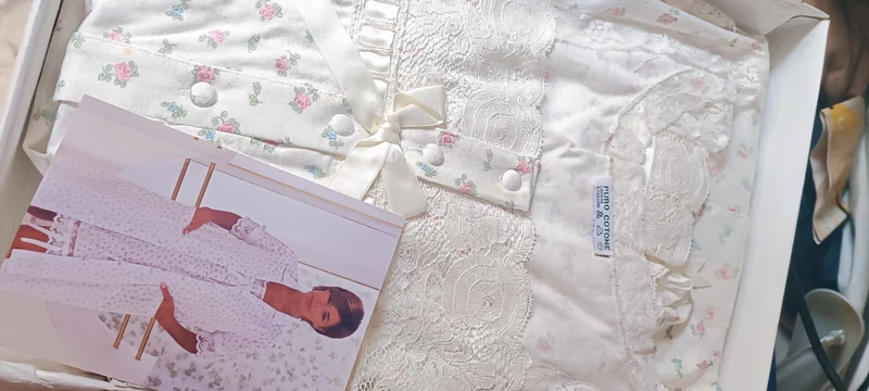 Completo vintage in puro cotone Valentina. Camicia da notte e vestaglia, elegante e glamour. Taglia 52. 800g.