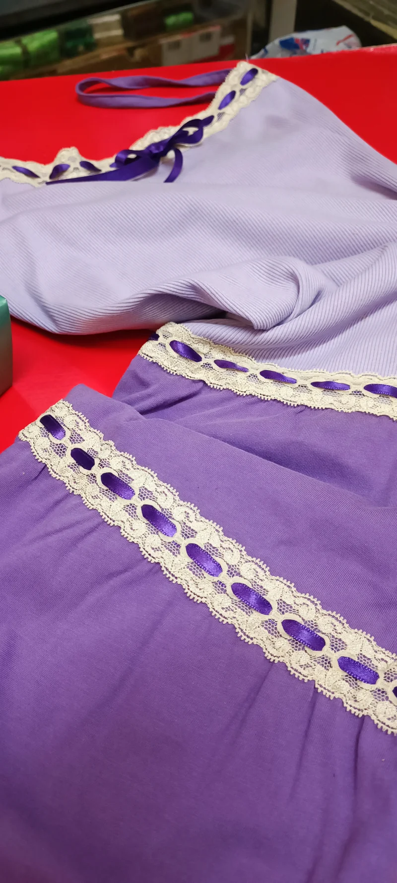 Elegante camicia da notte OffLimits Parah, lilla, taglia 42. 300g.