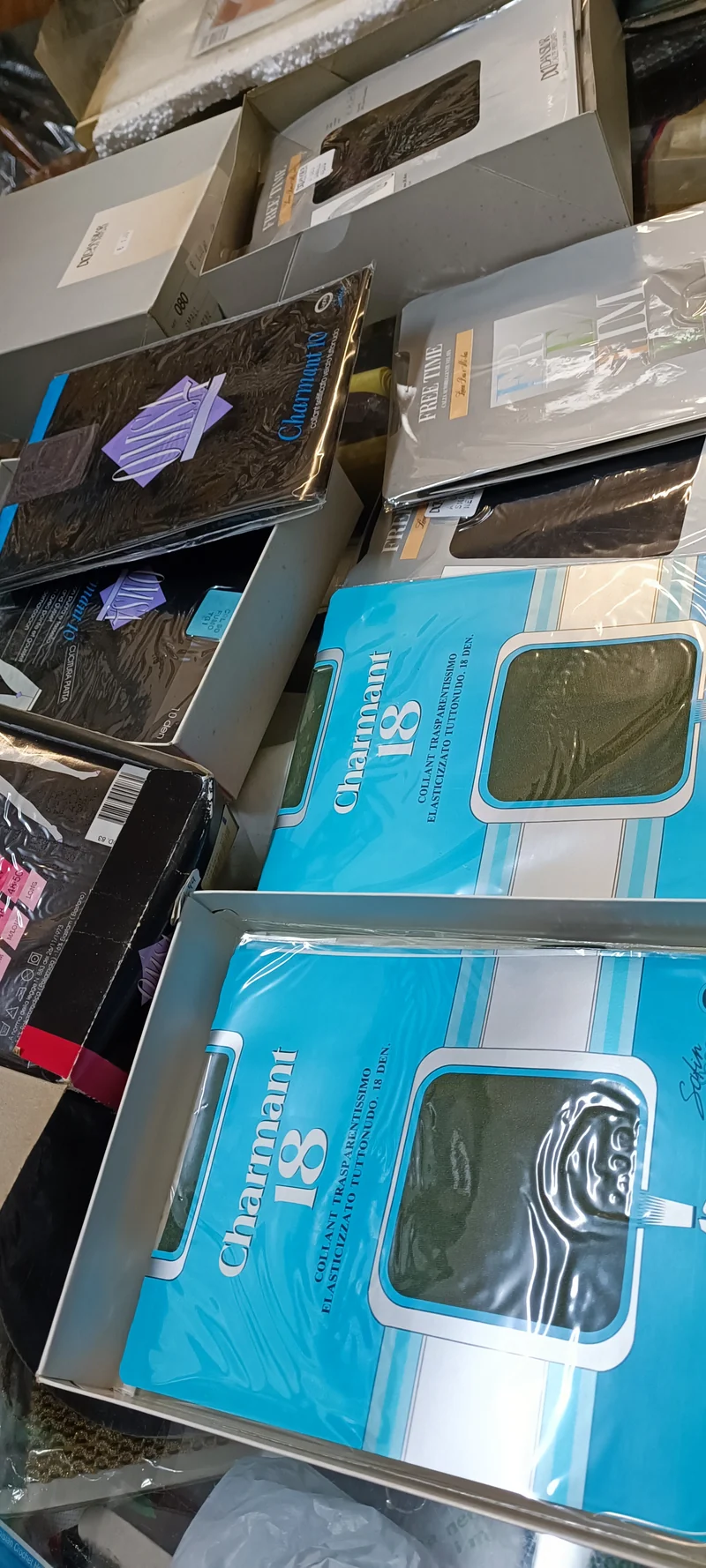 Collant e autoreggenti, mis small e 1°, OMSA e Dansilar, 25 paia. 1kg.