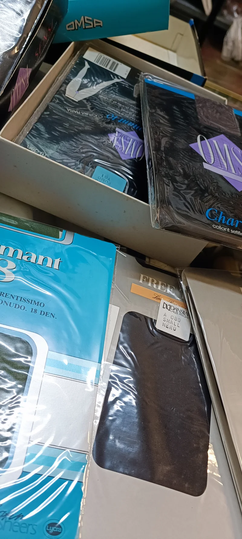 Collant e autoreggenti, mis small e 1°, OMSA e Dansilar, 25 paia. 1kg.