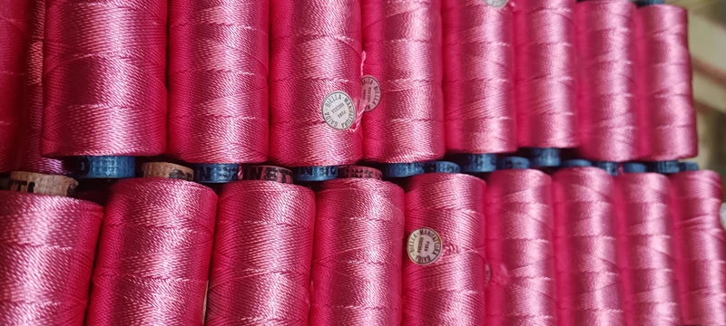 Rocchetto di rayon puro, 25g.