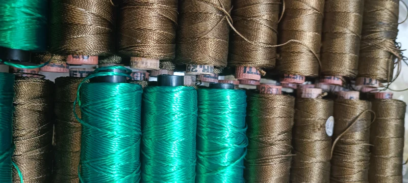 Rocchetto di rayon puro, 25g.