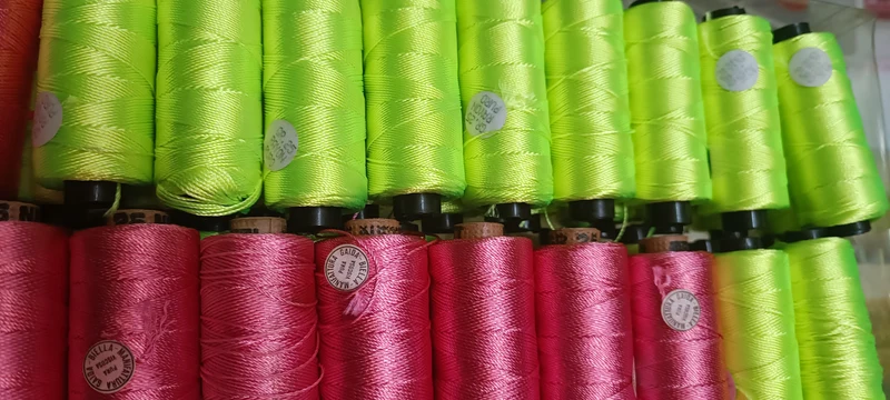Rocchetto di rayon puro, 25g.