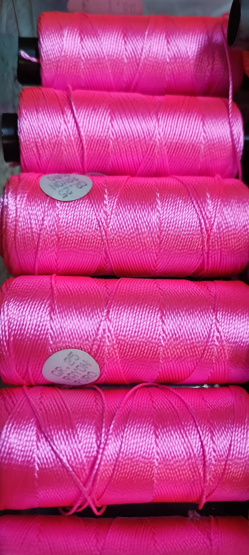Rocchetto di rayon puro, 25g.