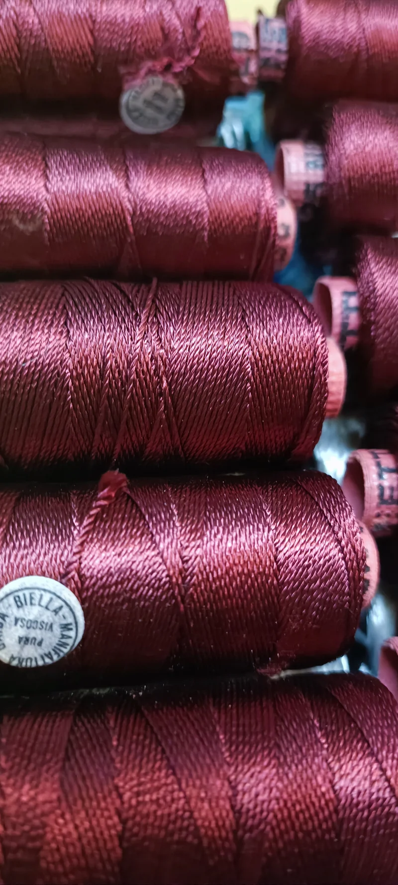 Rocchetto di rayon puro, 25g.