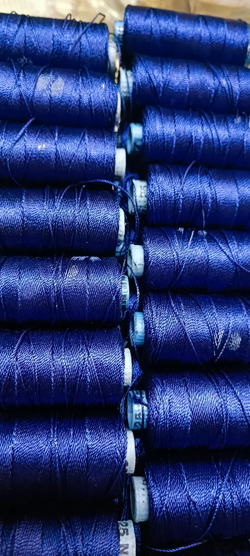 Rocchetto di rayon puro, 25g.