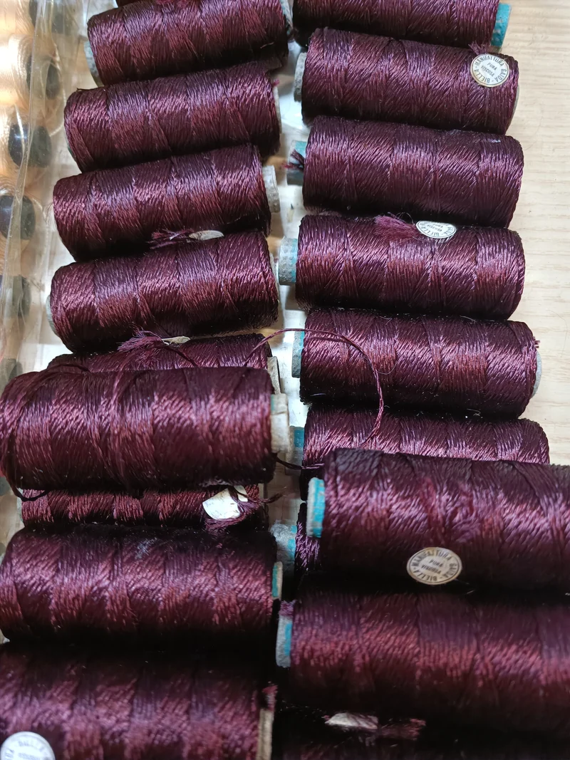 Rocchetto di rayon puro, 25g.