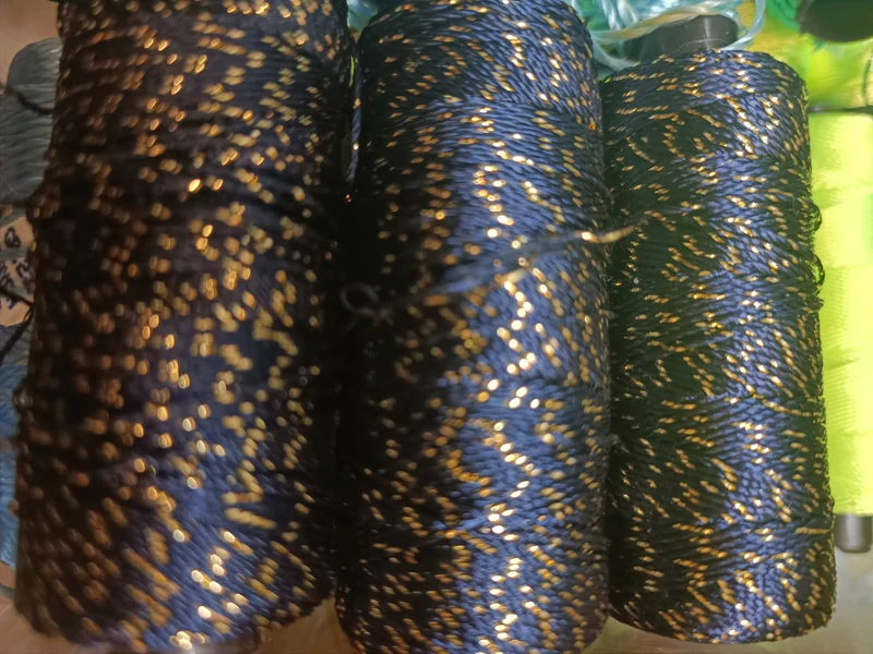 Rocchetto di rayon puro, 25g.