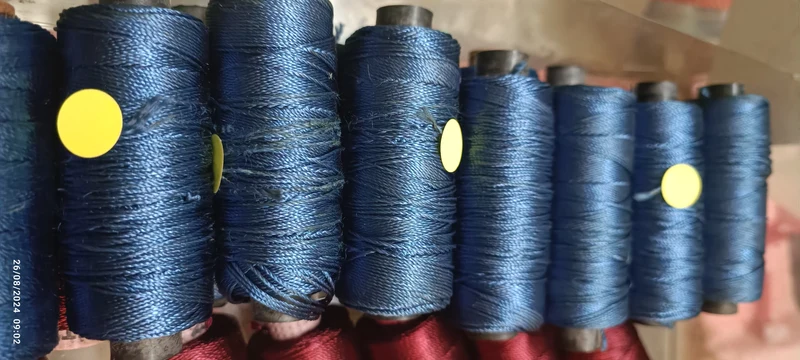 Rocchetto di rayon puro, 25g.