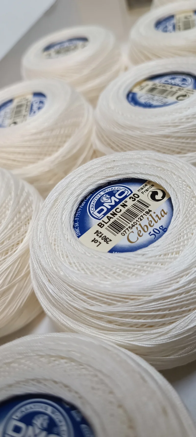 Puro cotone in gomitoli DMC Cebelia, colore ecrù n.10, colore bianco n.30, black n.20 e B 5200. 50g.