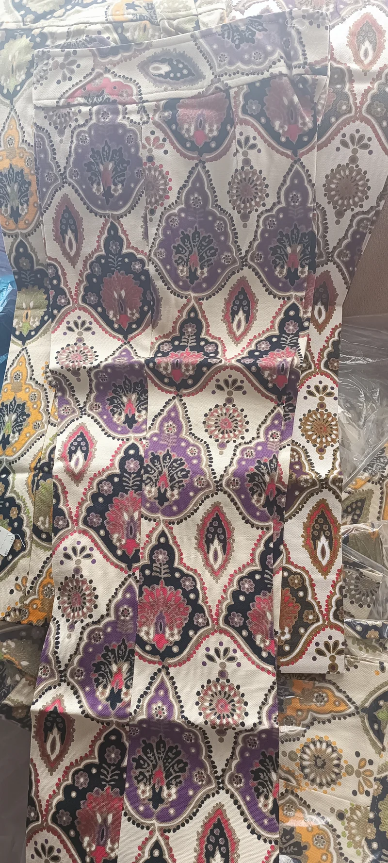 Stock di 16 pantaloni vintage, anni sessanta originali, di cotone stampato per bimba e ragazza dalla taglia 28 alla 38. 4kg.