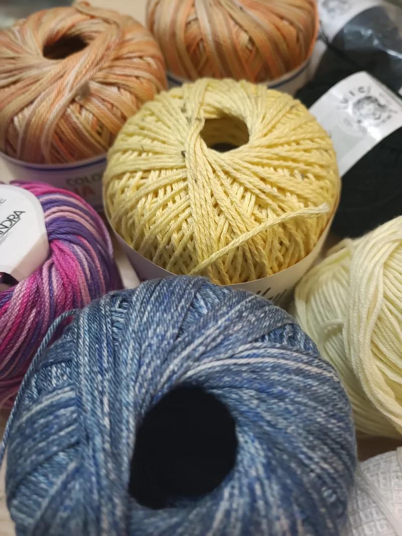 Mix and match di filati di cotone. 700g.