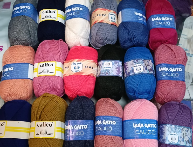 Calicò Gatto, misto lana(50%), ferri 3, 225 m. In mix di diciotto colori. 900 g.