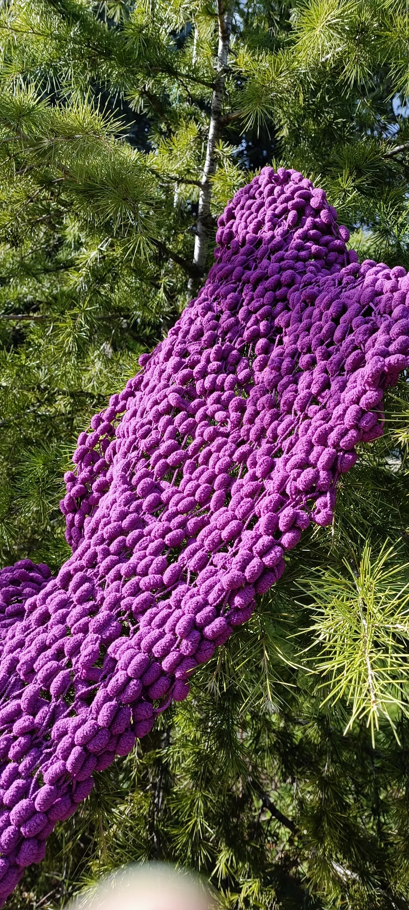Scialle in microfibra della Gatto, colore violetto. Circa 700g.