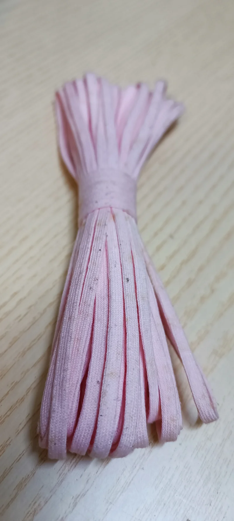 Stringhe rosa vintage in matassine di 10 metri. Confezione da 12 matassine. 200g.