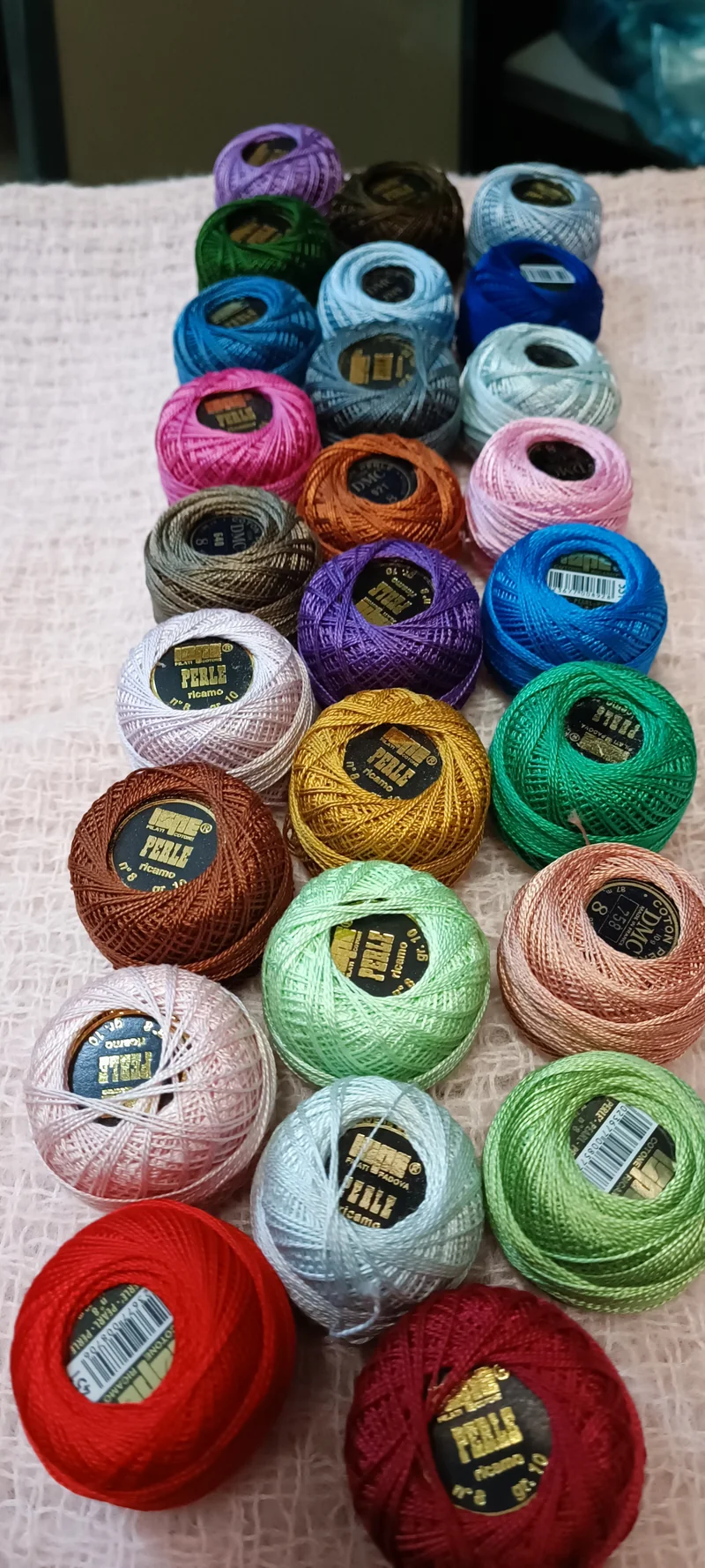 26 gomitoli di cotone perlé in mix di colori in foto.285g.