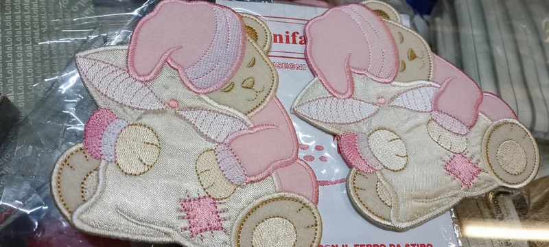 Adesivo orsetto rosa, confezione da due. 100g.