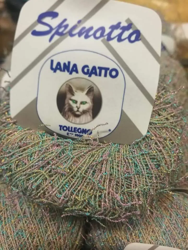 Spinotto Gatto, filato fantasia gomitoli in mix di due fantasie(3 scuri e 11 chiari). 240g.