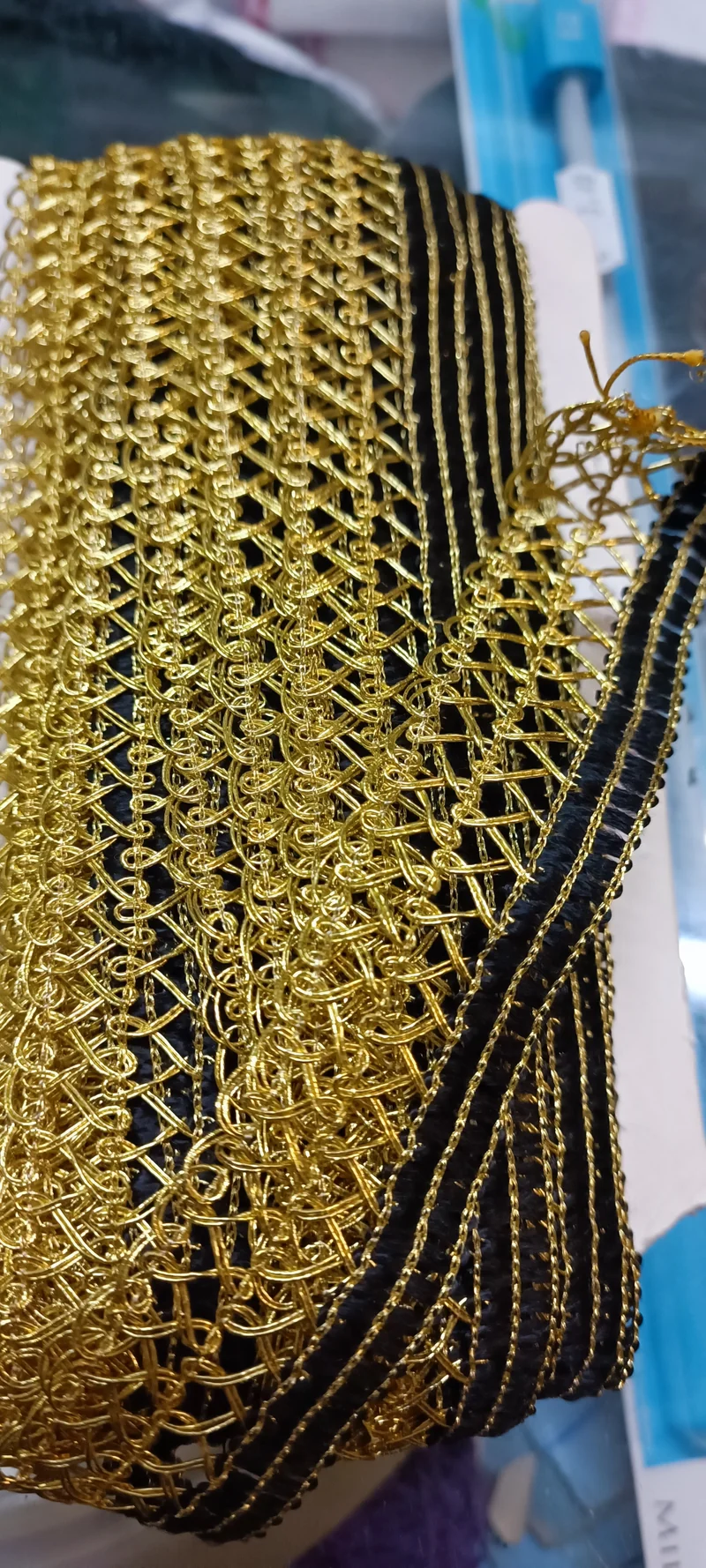 Passamaneria oro, 14 m. 200g.