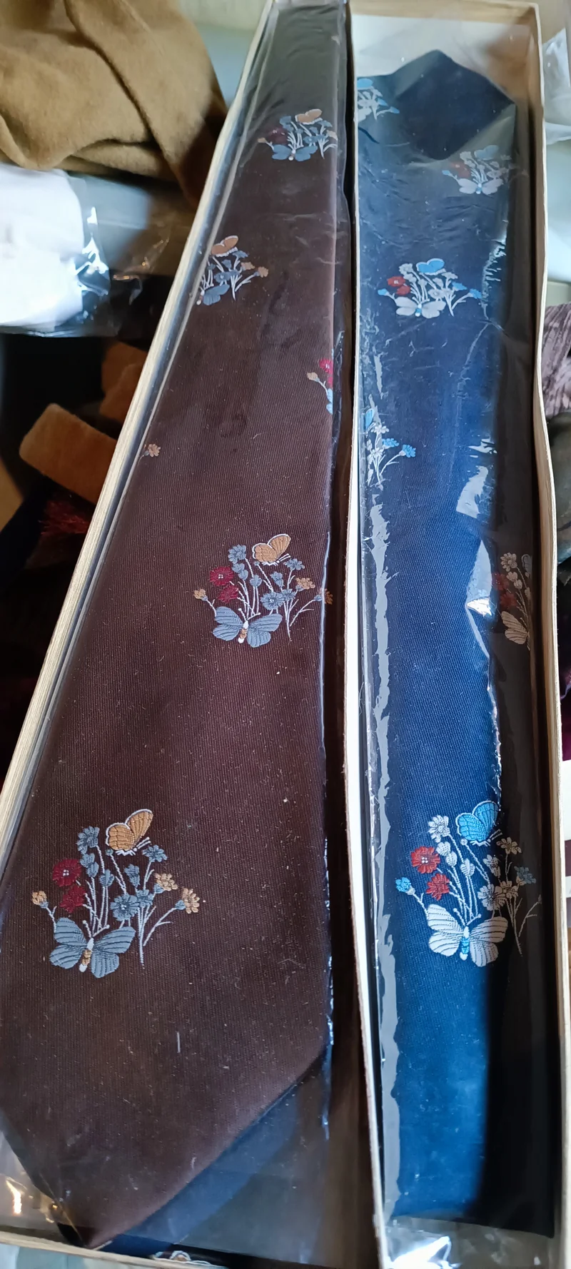 Sette cravatte vintage , fantasie in foto. 500g.