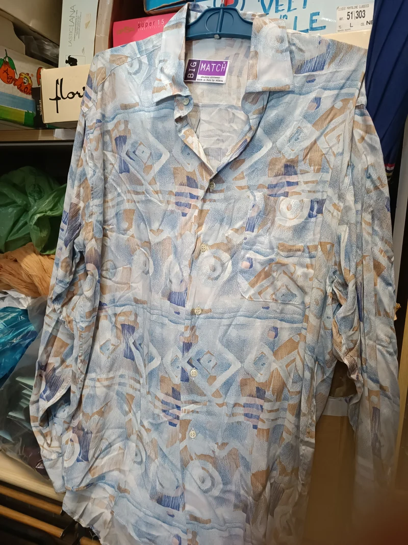 Due camicie vintage a fantasia, taglia M . 600g.