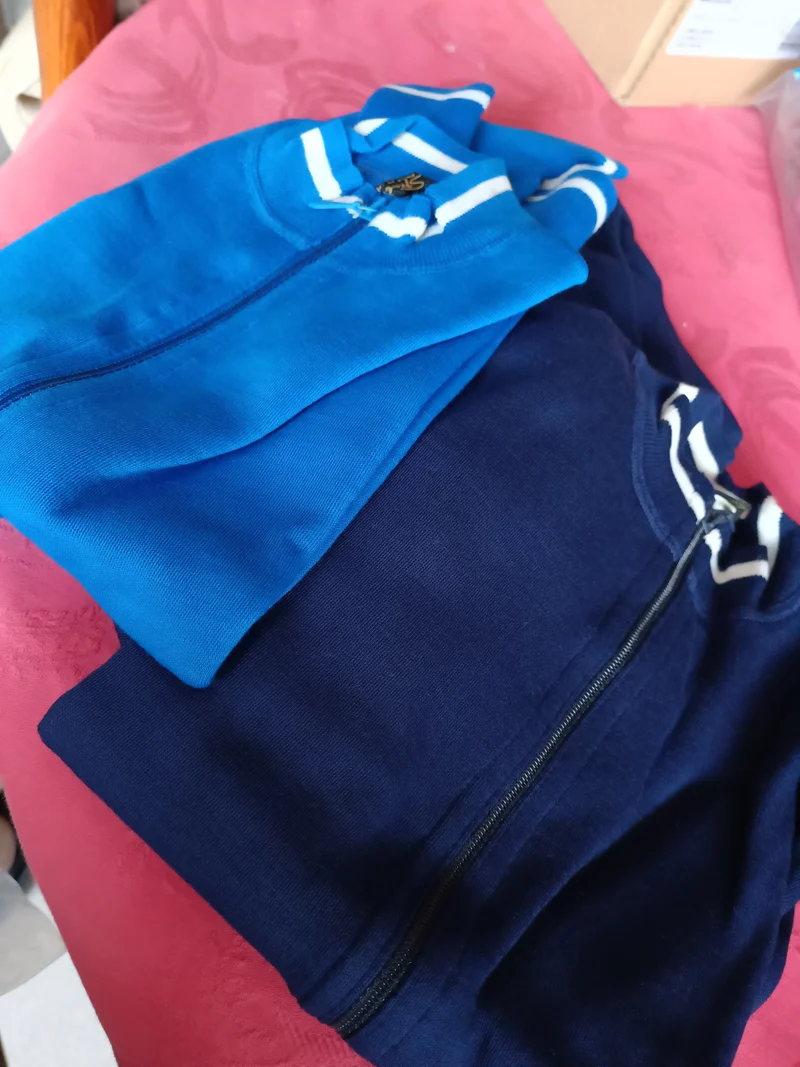 Tuta ragazzo, comoda e pratica. 400g.