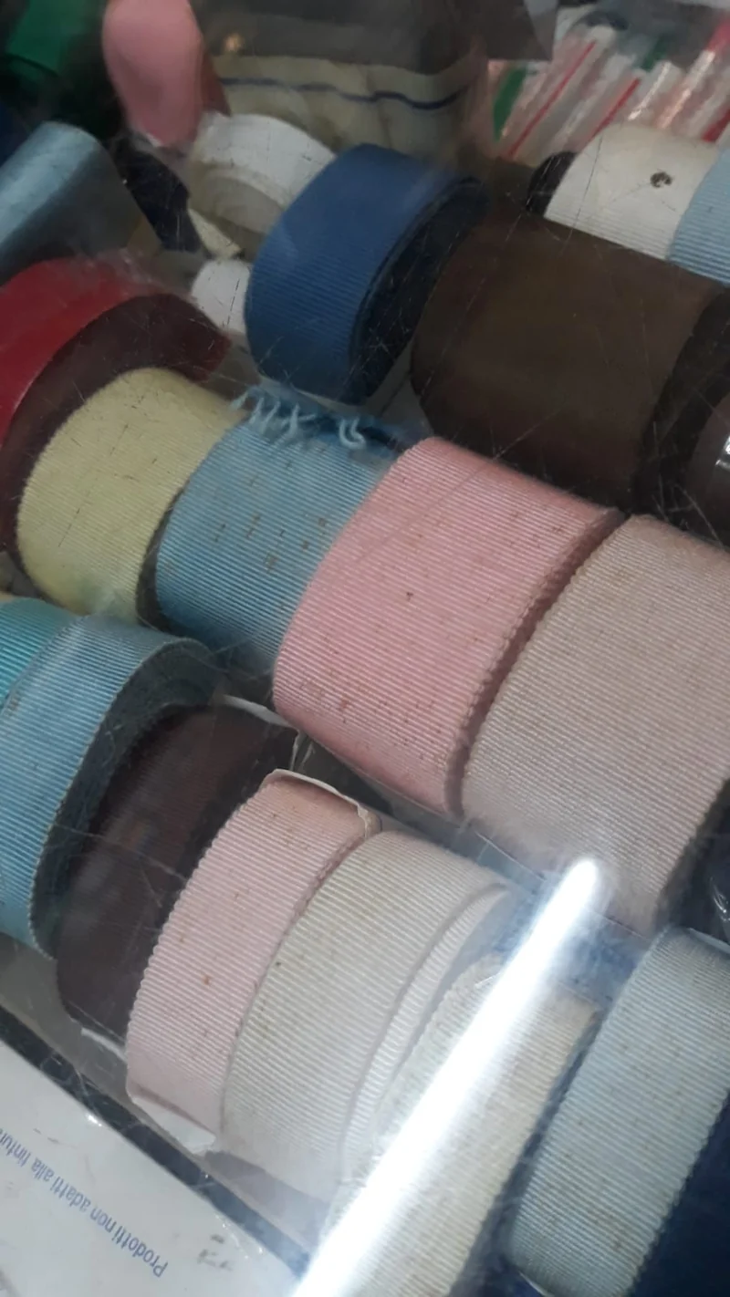 Nastro in grosgrain di 10 metri. 150g..