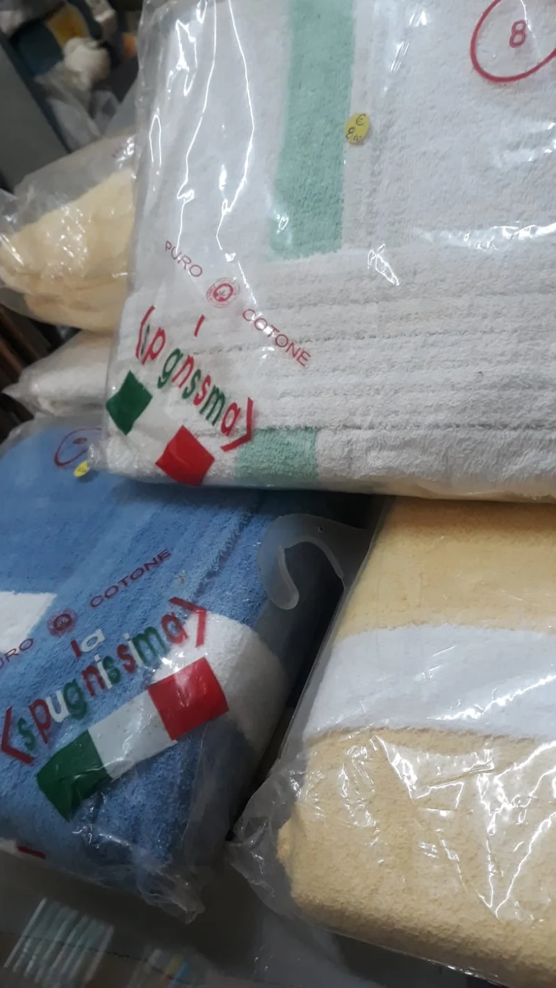 Accappatoio in spugna di cotone ragazzo, con cappuccio, colori pastello.. 600g.