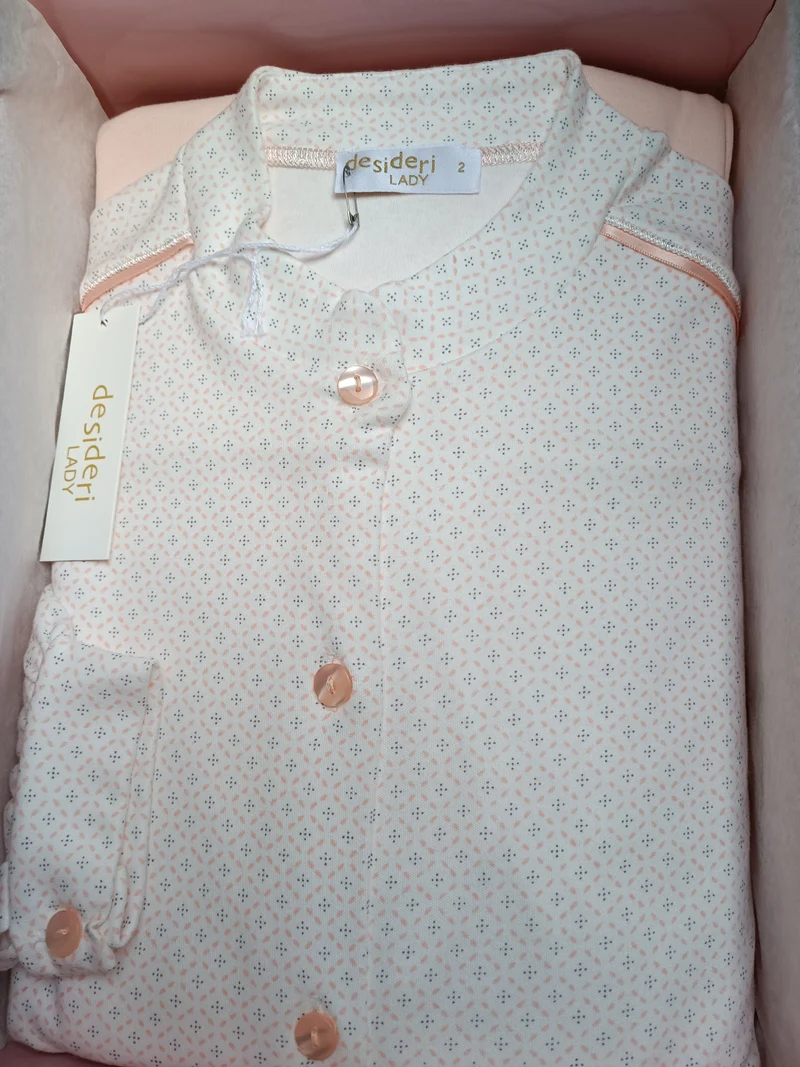 Pigiama donna, Desideri, aperto, manica lunga, delicata fantasia. 800g.