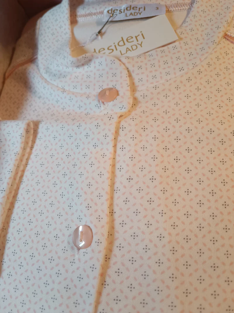 Pigiama donna, Desideri, aperto, manica lunga, delicata fantasia. 800g.