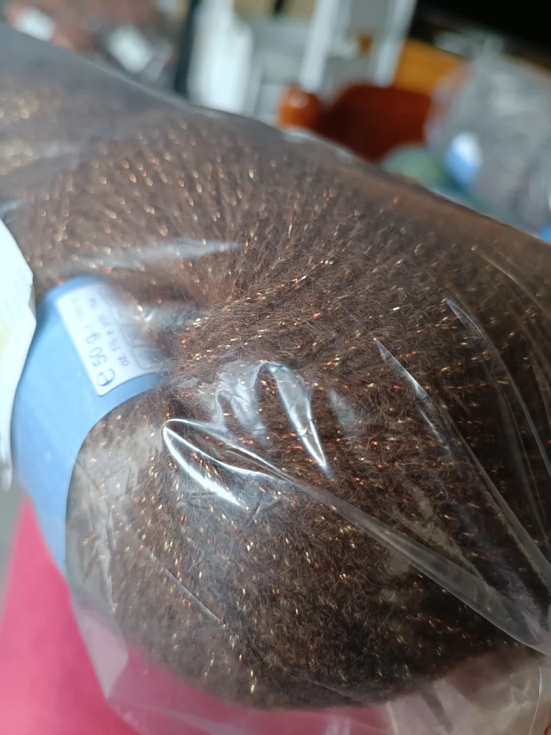 Misto lana Pontresina Gatto. Un filato elegante marrone con lurex. 500g.