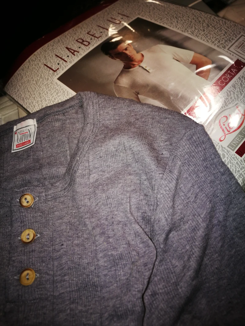 Maglie intime Liabelui, Durin cotone grigio chiaro. Taglia 4. 200g.