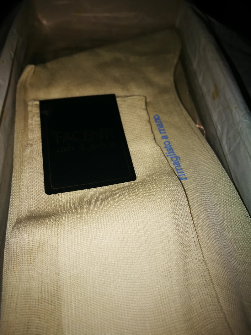 Calze lunghe uomo in filo di scozia Léger Chiffon Facenti, taglia 11, colore latte, 4 paia. 200g.
