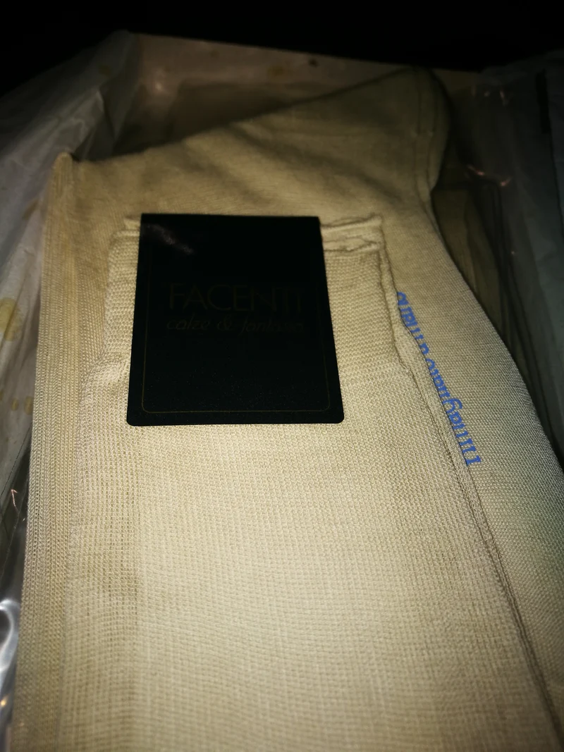 Calze lunghe uomo in filo di scozia Léger Chiffon Facenti, taglia 11, colore latte, 4 paia. 200g.