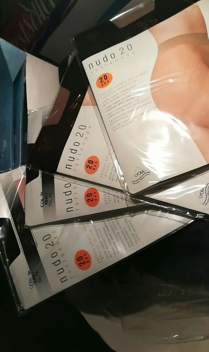 Collant nudo 20 den OMSA taglia IV - XL, due nere e due castoro o caramello. 150g.