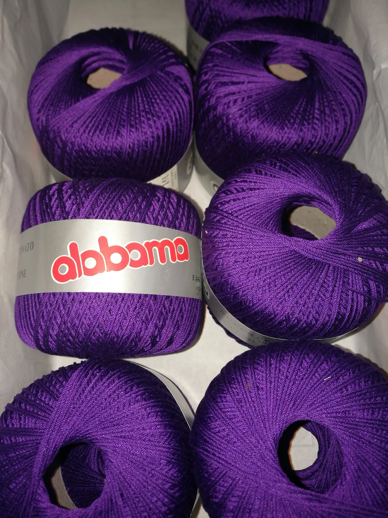 Puro cotone Alabama n 3, in gomitoli da 50g.