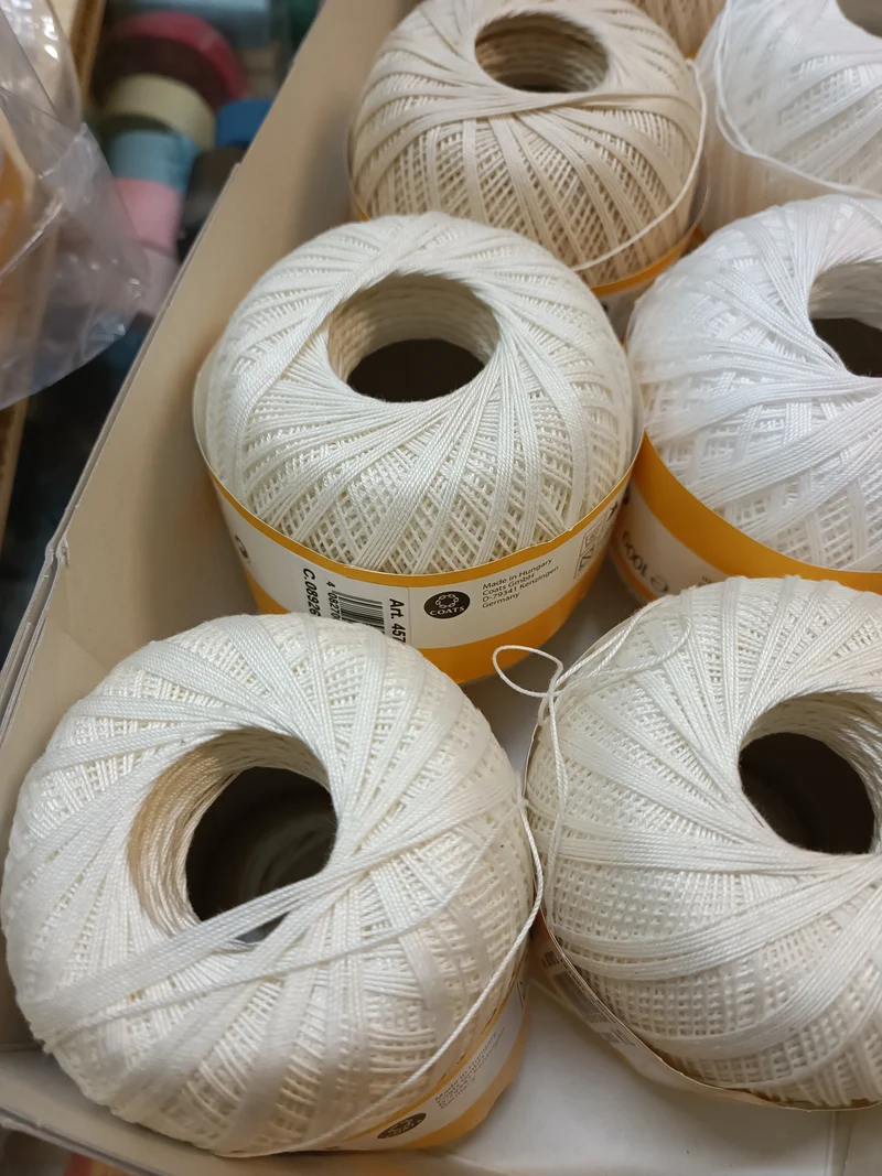 Puro cotone Puppets Eldorado in gomitoli di 100g.