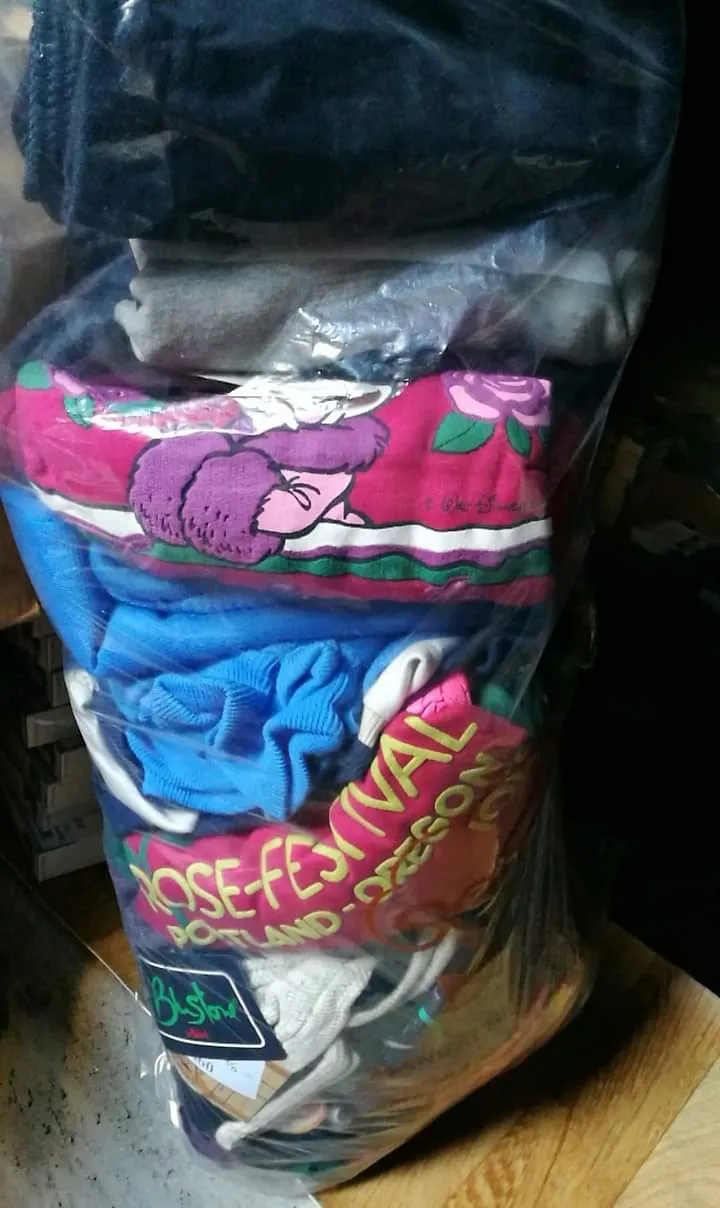 Stock di tute ragazzi e bimbi, Baby Cresci, Blu Stone, non usate e di ottima qualità, taglie e colori assortiti. 6,0 kg.