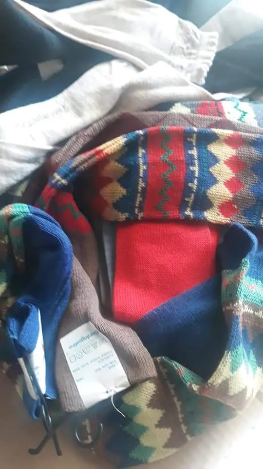 Stock di 20 paia di calze e calzettoni di marca, uomo, donna e ragazzo, taglie e colori assortiti, 1,2kg.