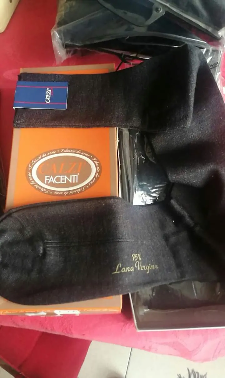 Calza lunga uomo, marca Facenti, colore grigio scuro, n 12 e 1/2 - 13. Quattro paia in lana 75%, 300g.
