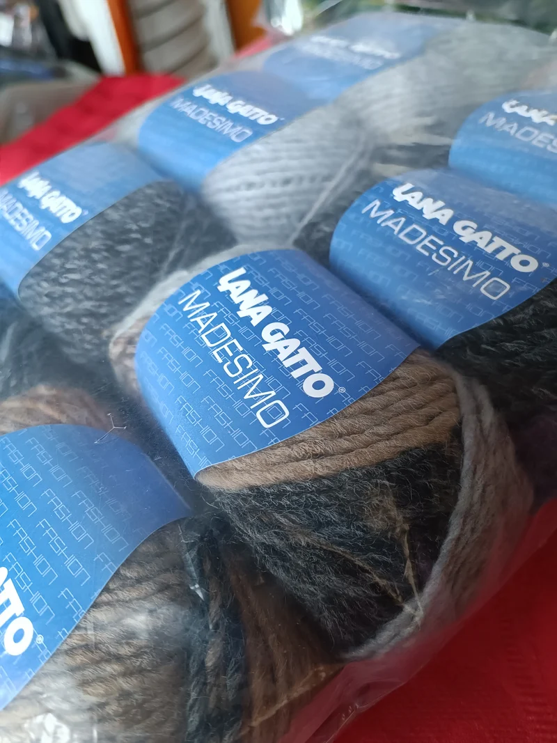 Misto lana sfumato Madesimo Gatto. Ferri 6/7. Confezione da 500g.