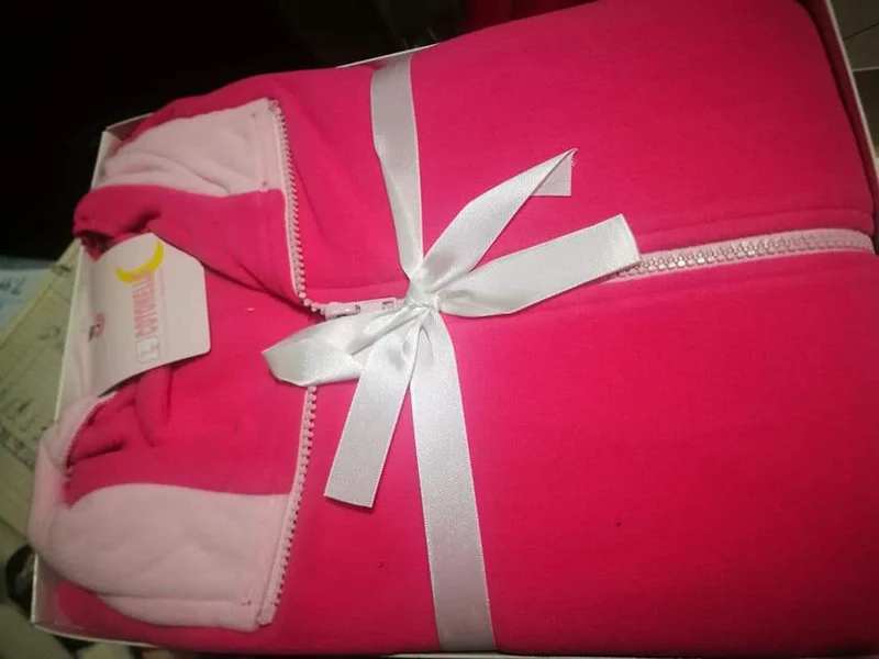 Pigiama donna Cotonella in pail di un rosa fuxia. Caldo, pratico anche come tuta da casa.taglia 44 e 46. 1kg..