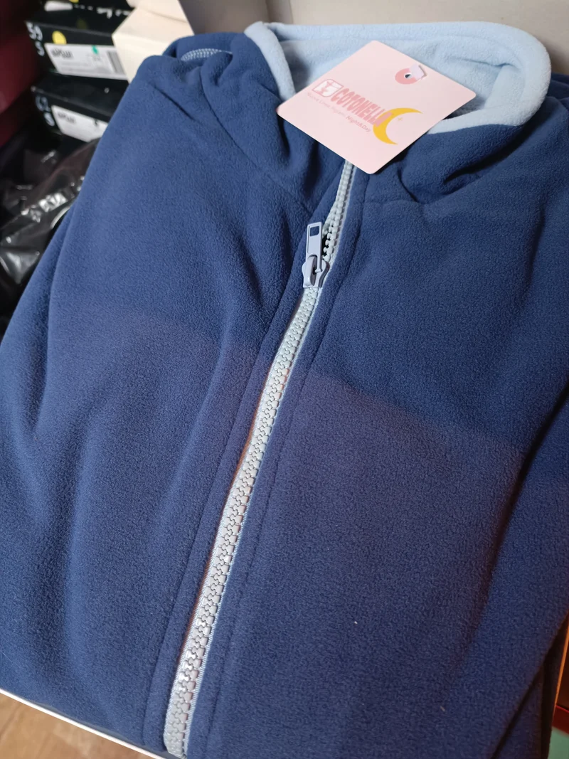 Pigiama donna Cotonella in pail di un rosa fuxia. Caldo, pratico anche come tuta da casa.taglia 44 e 46. 1kg..