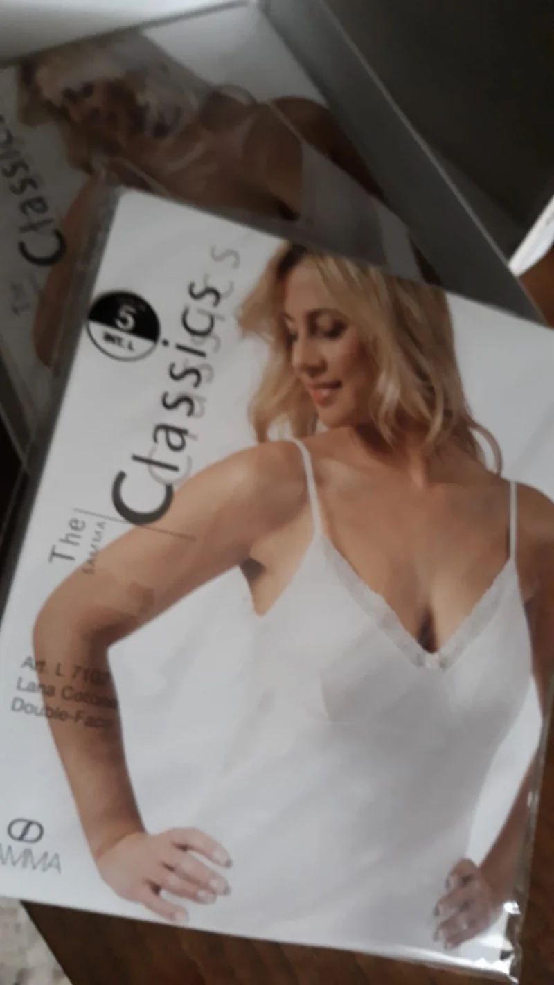 Maglia intima donna, lana e cotone, spallina stretta, forma seno (7102) Samma.Colore panna. 150g.