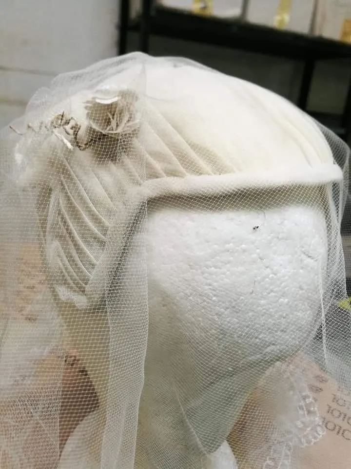 Acconciatura da sposa vintage, 300g.