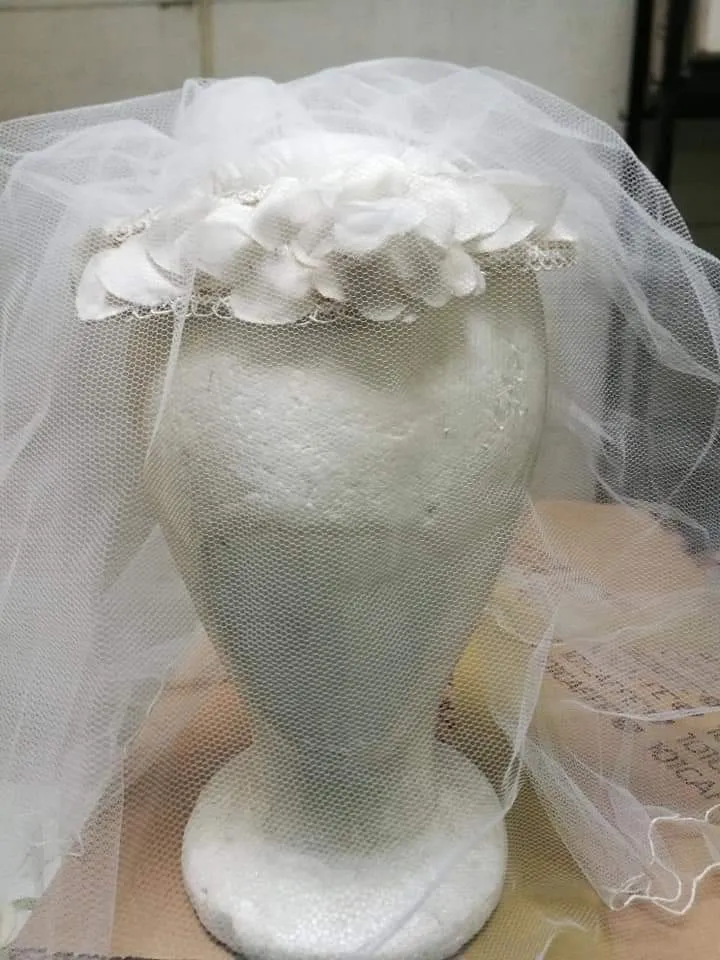 Acconciatura da sposa vintage, 300g.