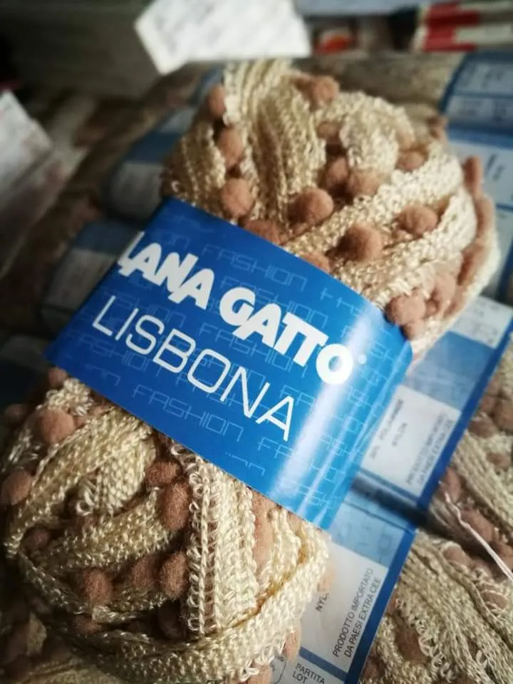 Lisbona Lana Gatto, acrilico e nylon per eleganti sciarpe, bordure e tanto altro.500g.