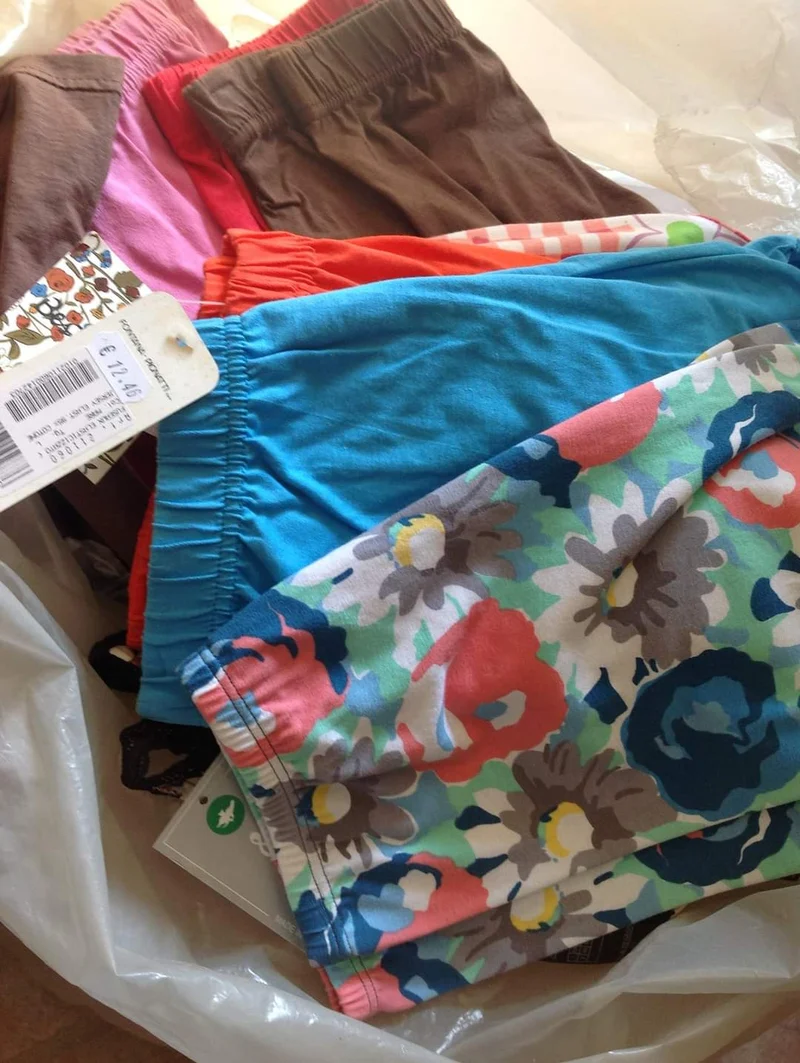 Stock di 15 fuseaux donna, taglie e colori assortiti, 1 kg.