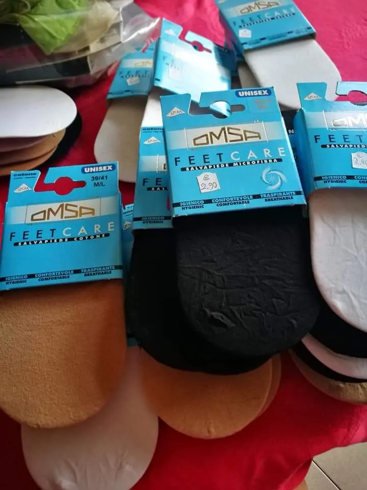 Salvapiede Feet Care OMSA, colori assortiti(nero, bianco, nudo)tre paia, 150g..